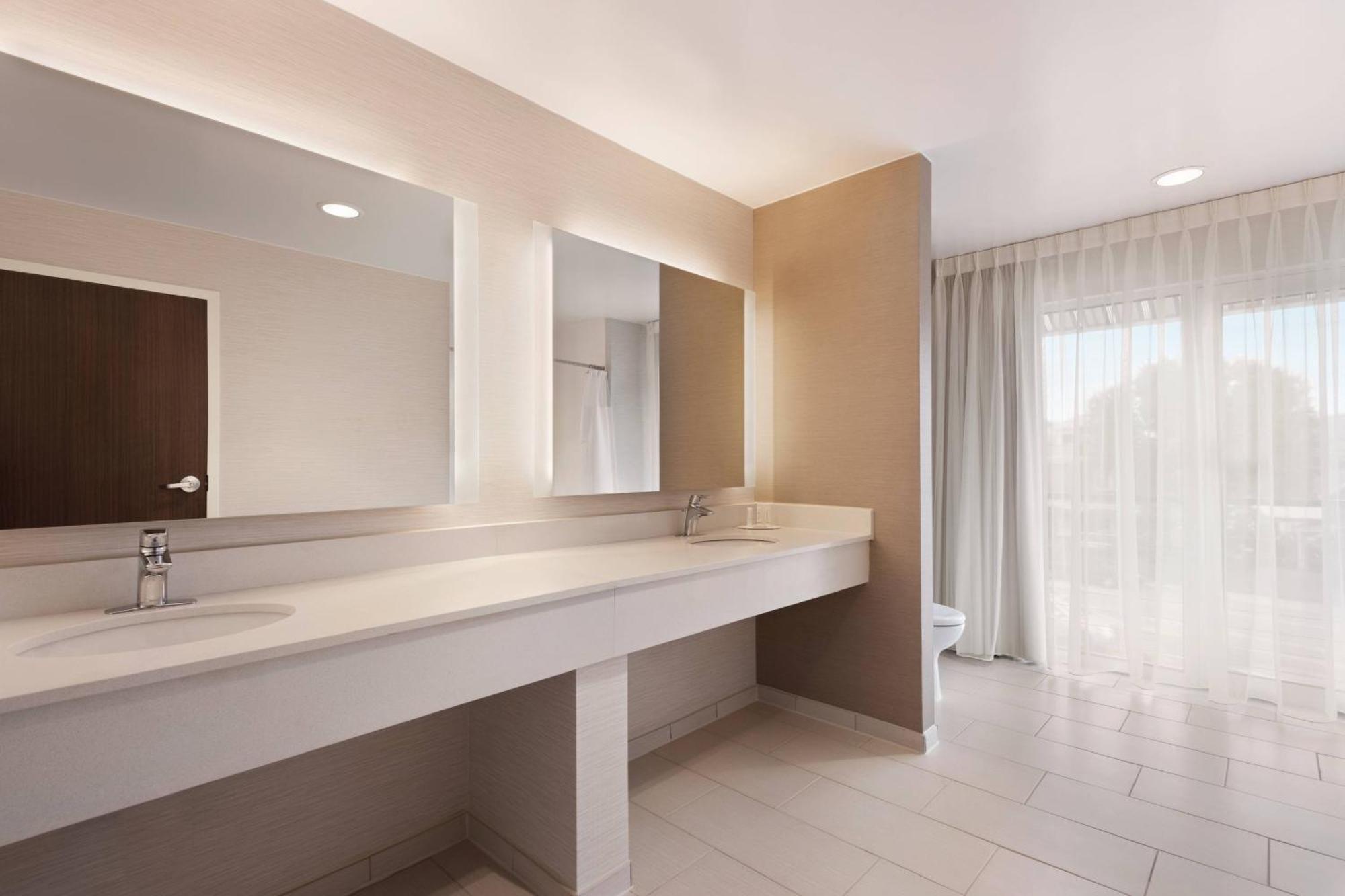 Fairfield Inn & Suites By Marriott Charlottesville Downtown/University Area Dış mekan fotoğraf